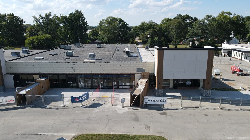 More Photos Of 1009-1411 10th St, Jeffersonville Unknown For Lease