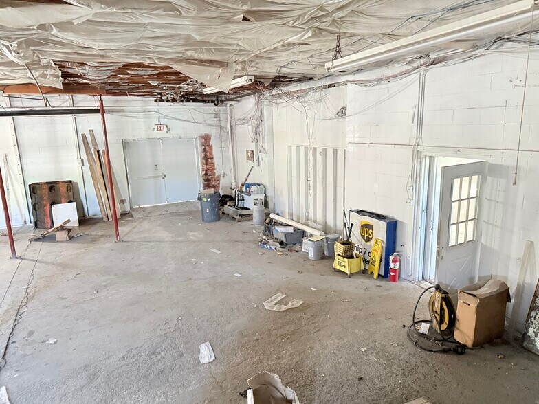 More Photos Of 577 Medford Ave, Patchogue Industrial For Sale