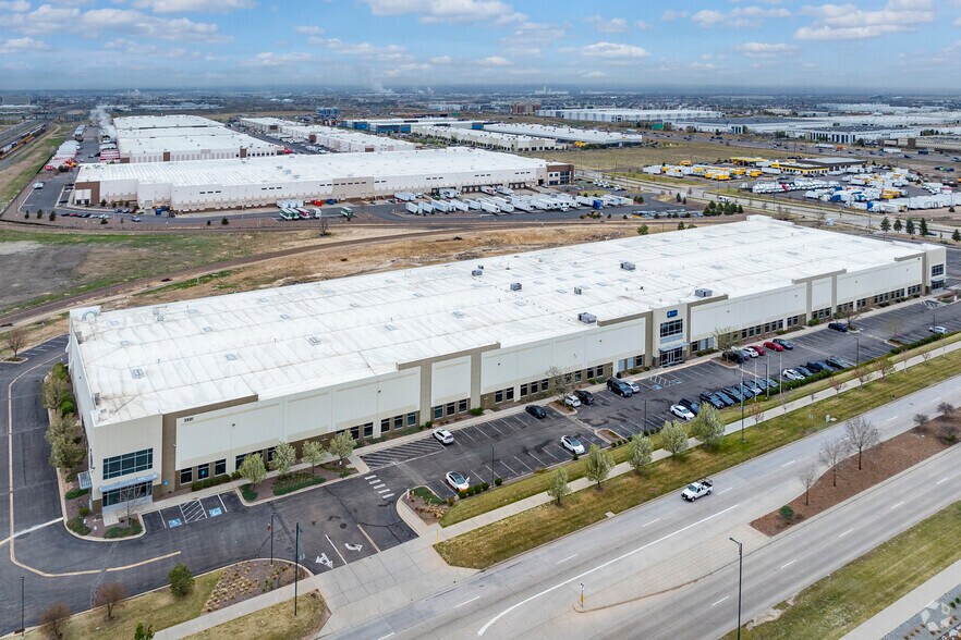 More Photos Of 3801 N Havana St, Denver Distribution For Lease