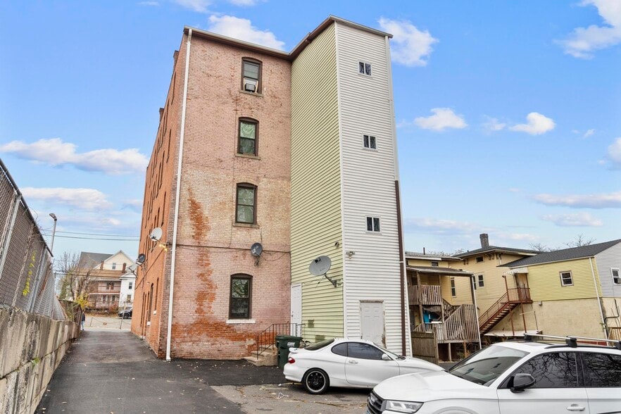 More Photos Of 123-125 North St, New Britain Apartments For Sale