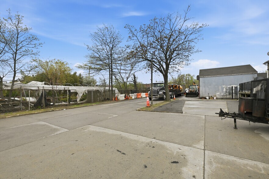 More Photos Of 433 Atlantic Ave, Oceanside Apartments For Sale