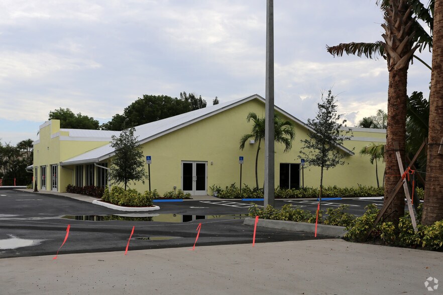 More Photos Of 1696 S Military Trl, West Palm Beach Medical For Lease