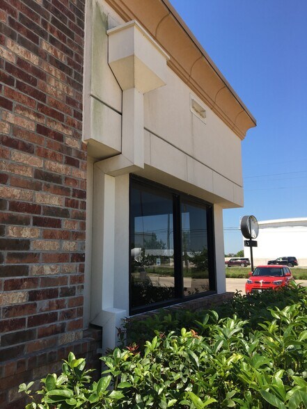More Photos Of 5959 FM 1463 Rd, Katy Auto Repair For Lease