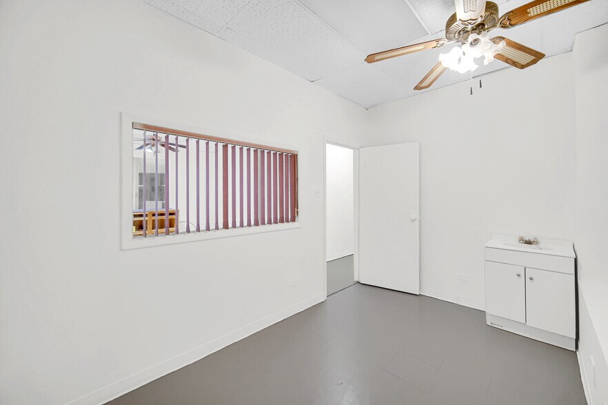 More Photos Of 2201 W Roosevelt Rd, Broadview Office For Sale