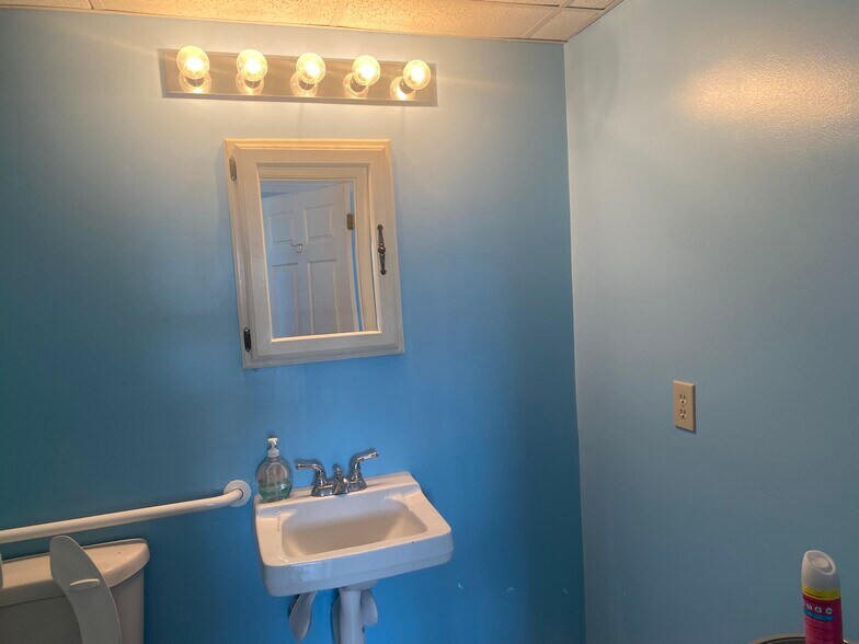 More Photos Of 808 Baltimore Pike, Bel Air Medical For Sale