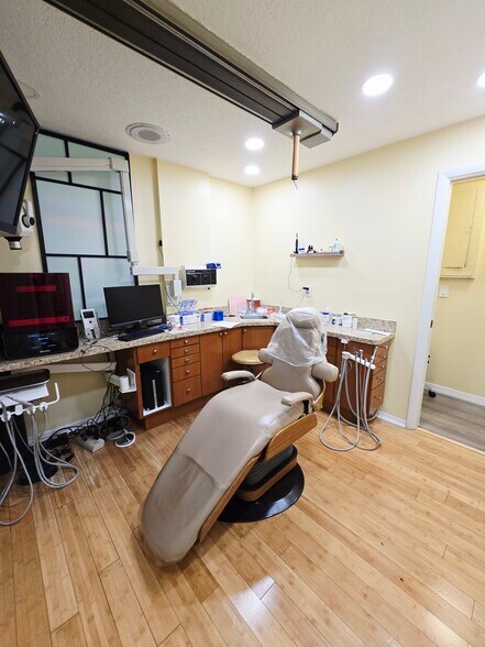 More Photos Of 4435 Curry Ford Rd, Orlando Medical For Sale