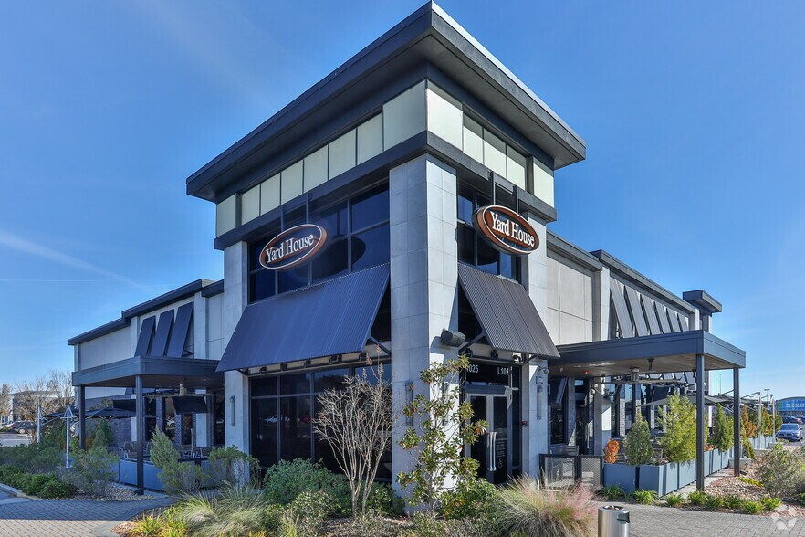 More Photos Of 1025 Woodruff Rd, Greenville Unknown For Lease