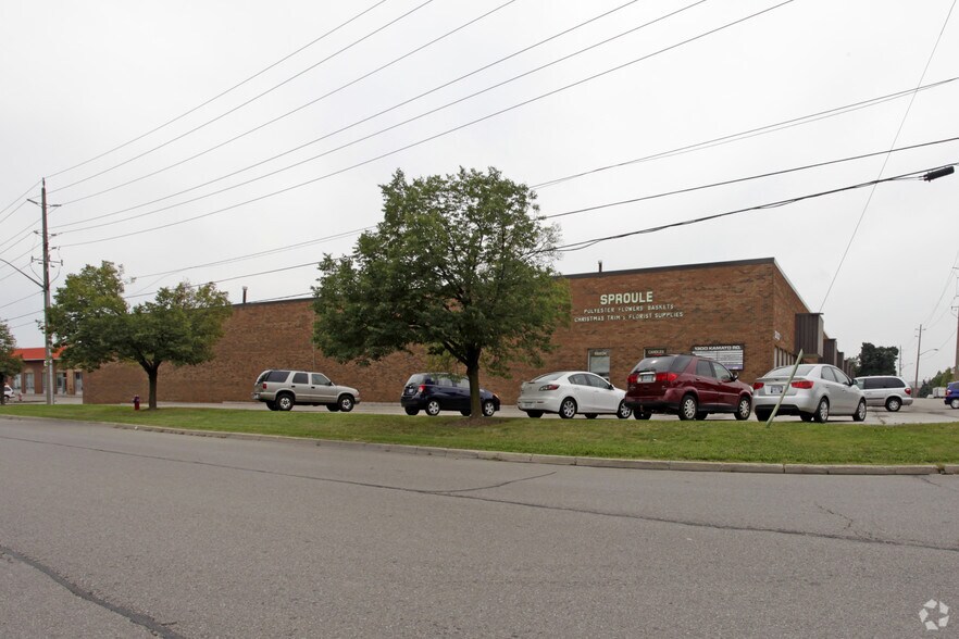More Photos Of 1300 Kamato Rd, Mississauga Warehouse For Lease