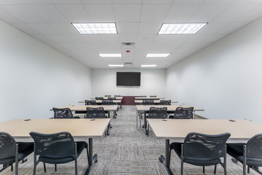 More Photos Of 1750 Valley View Ln, Farmers Branch Office For Lease