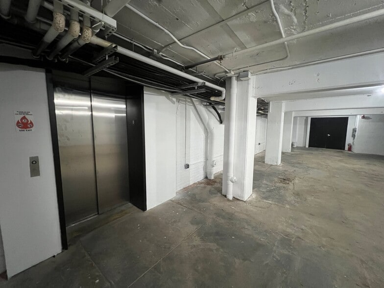 More Photos Of 190 Christopher Columbus Dr, Jersey City Office Residential For Lease