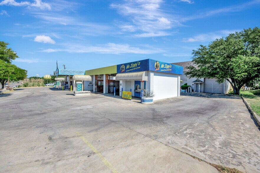 More Photos Of 504 N Euless Main St, Euless Carwash For Sale