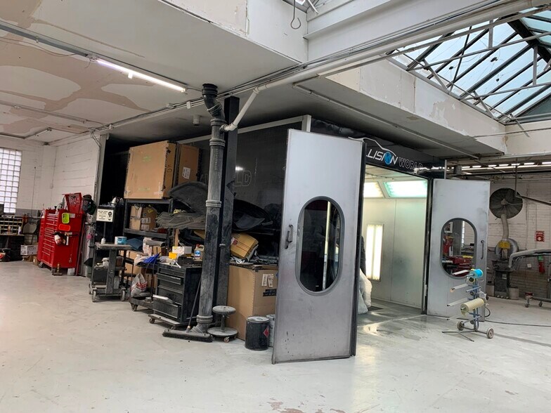 More Photos Of 3464 N Knox Ave, Chicago Service For Sale