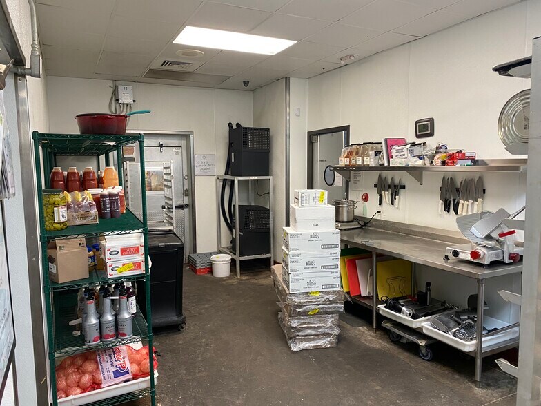 More Photos Of 5100 Lee Hwy, Bristol Restaurant For Sale