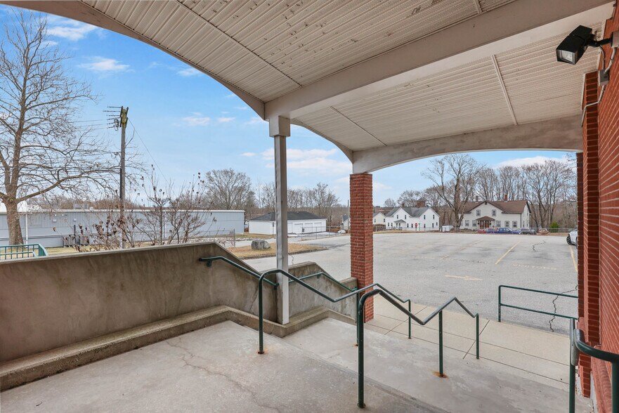 More Photos Of 651 Norwich Rd, Plainfield Schools For Sale