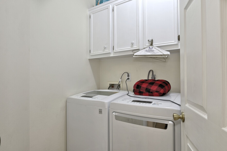 More Photos Of 18135 N Highway 75, Willis Specialty For Sale