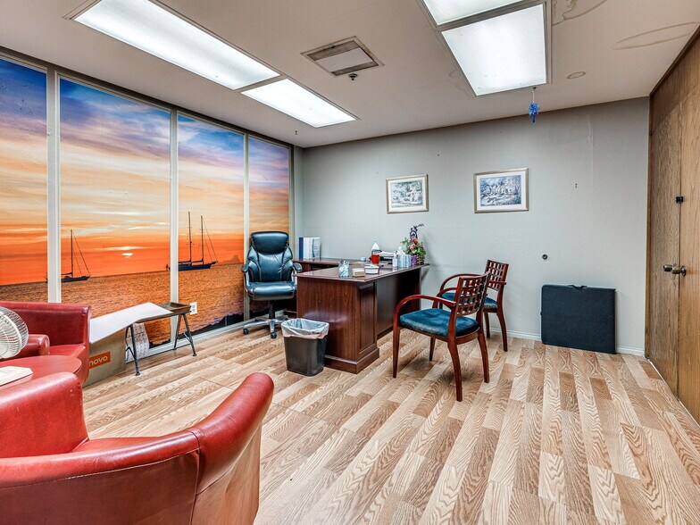 More Photos Of 6009 NW Expressway St, Oklahoma City Specialty For Sale