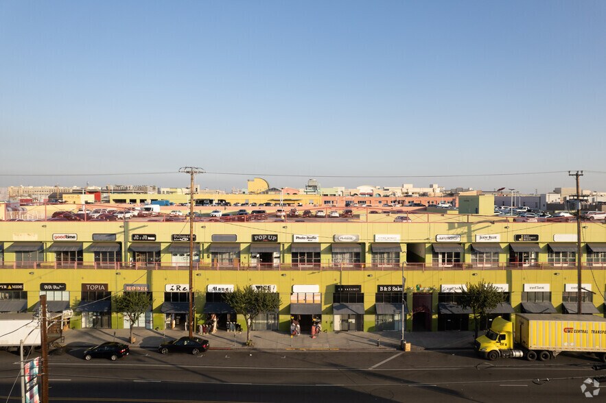 More Photos Of 1100 S San Pedro St, Los Angeles Storefront For Lease