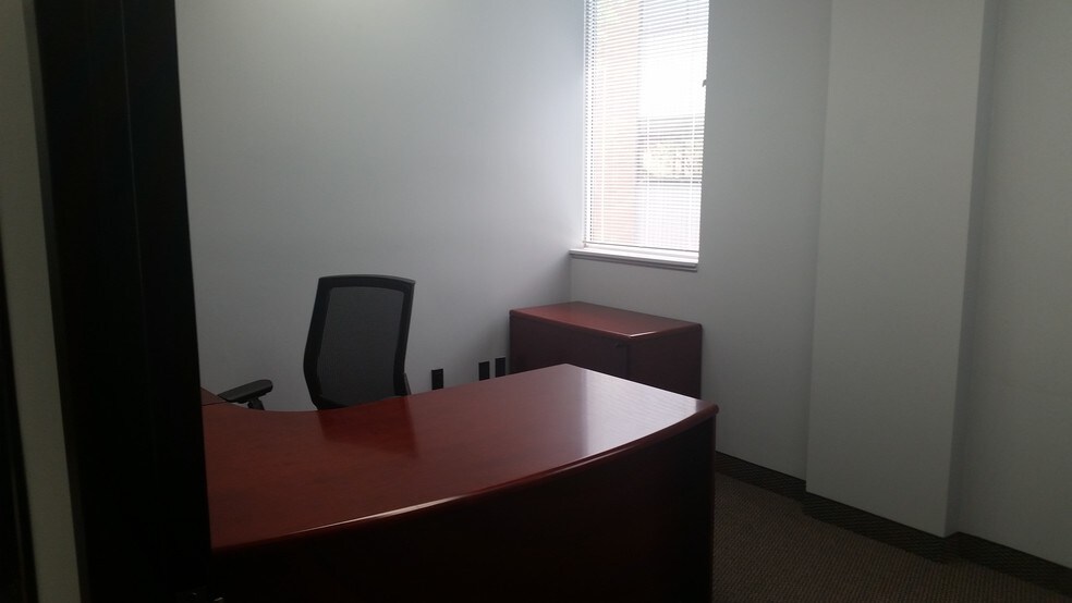 More Photos Of 811 Manning Rd NE, Calgary Office For Lease
