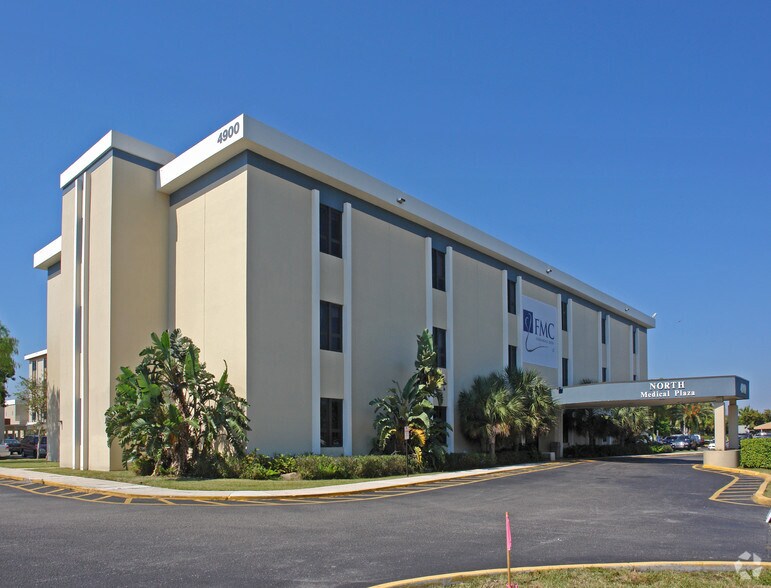 More Photos Of 4900 W Oakland Park Blvd, Lauderdale Lakes Medical For Lease