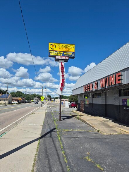 More Photos Of 850 Washington St, Attleboro Convenience Store For Lease