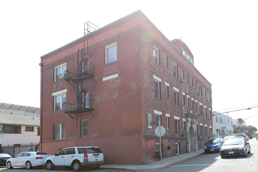 More Photos Of 120 Westminster Ave, Venice Apartments For Sale