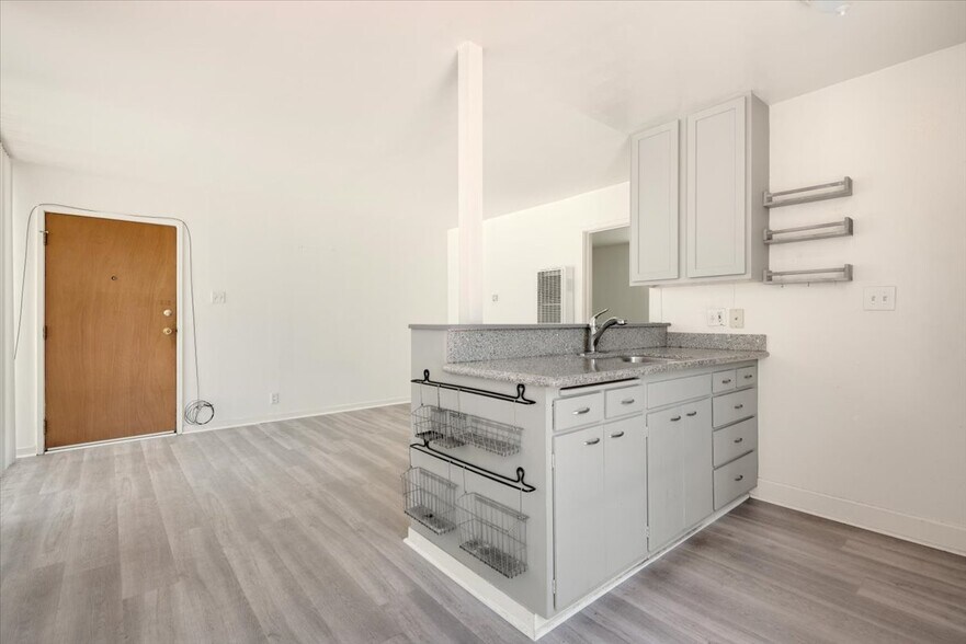 More Photos Of 2801 College Ave, Berkeley Apartments For Sale