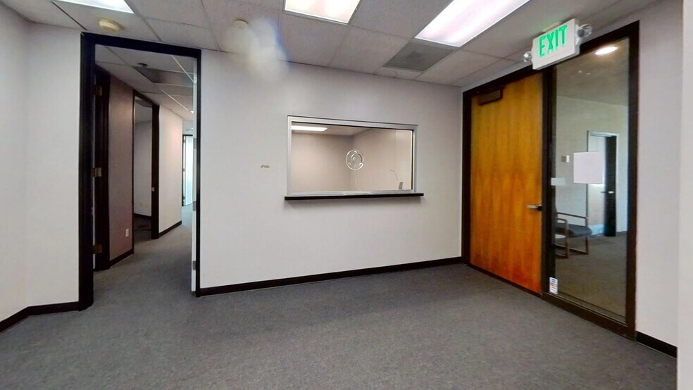 More Photos Of 5011 Meadowood Mall Cir, Reno Office For Lease