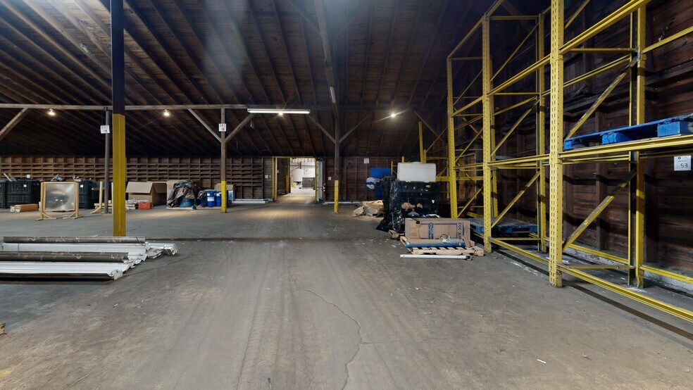 More Photos Of 502 Factory Ave, Ridgely Industrial For Sale