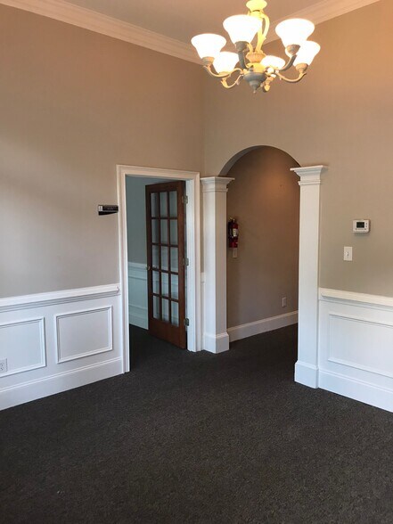 More Photos Of 11675 Century Dr, Alpharetta Office Residential For Lease
