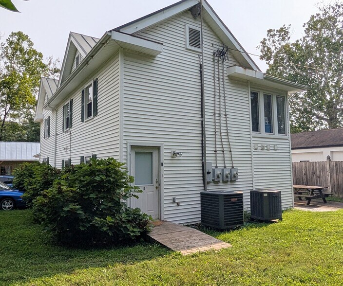 More Photos Of 16 Main St, Sperryville Apartments For Sale