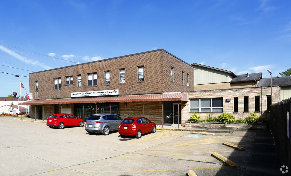 More Photos Of 1-7 S Mount Vernon Ave, Uniontown Office For Sale