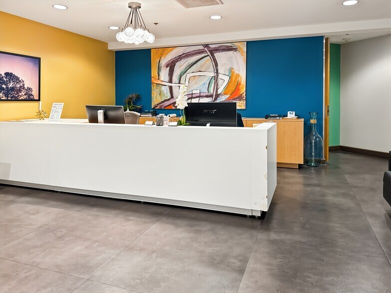 More Photos Of 900 E Hamilton Ave, Campbell Coworking Space
