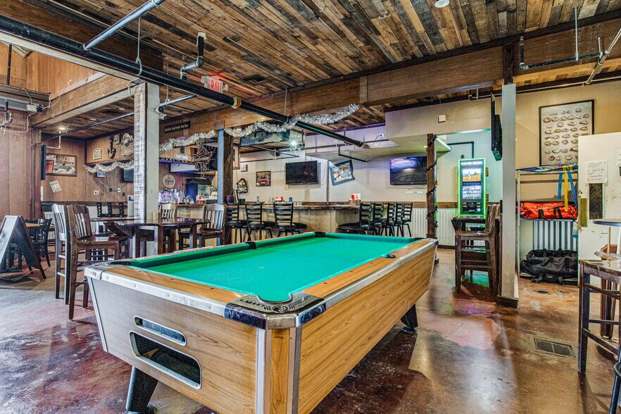 More Photos Of 131 New Warrington Rd, Pensacola Restaurant For Sale