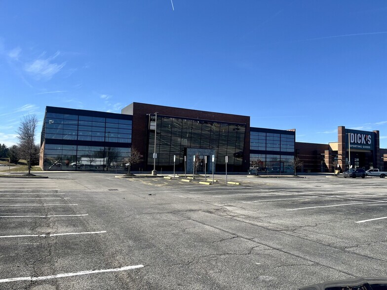 More Photos Of 1800 Tanglewood Park Blvd, Hilliard Health Club For Lease