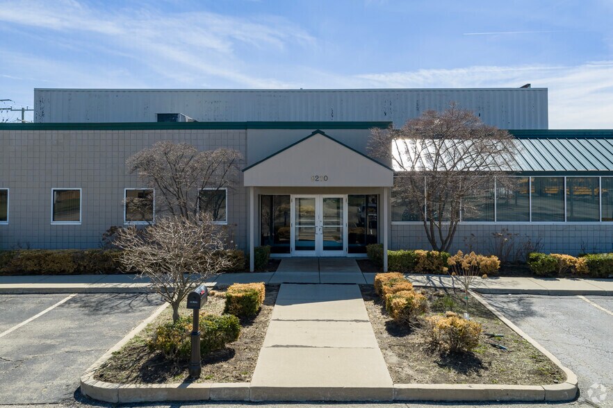 More Photos Of 8220 Irving Rd, Sterling Heights Office For Sale