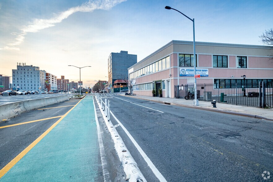 More Photos Of 65-35 Queens Blvd, Woodside Office For Lease