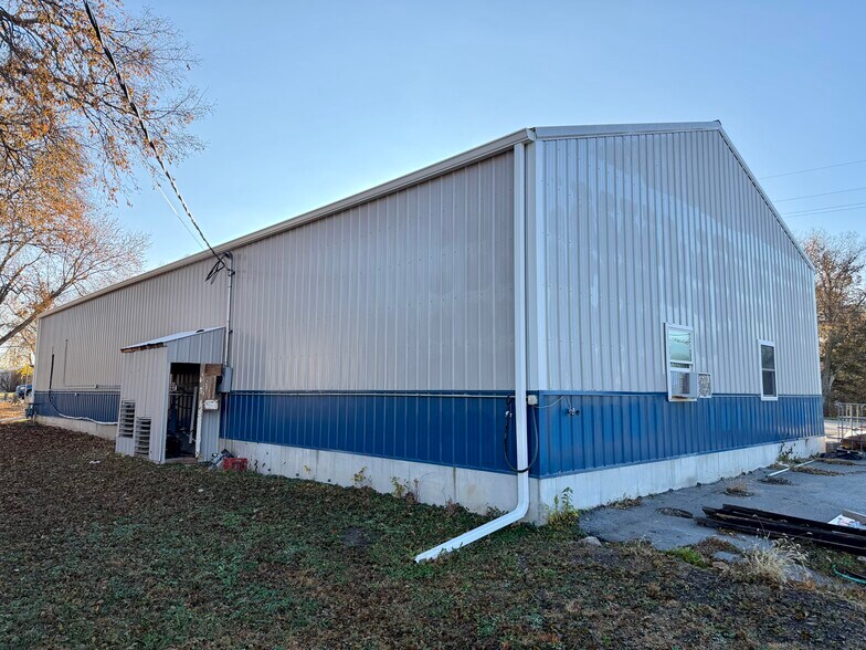 More Photos Of 203 W 5th St, Blue Rapids Service For Sale