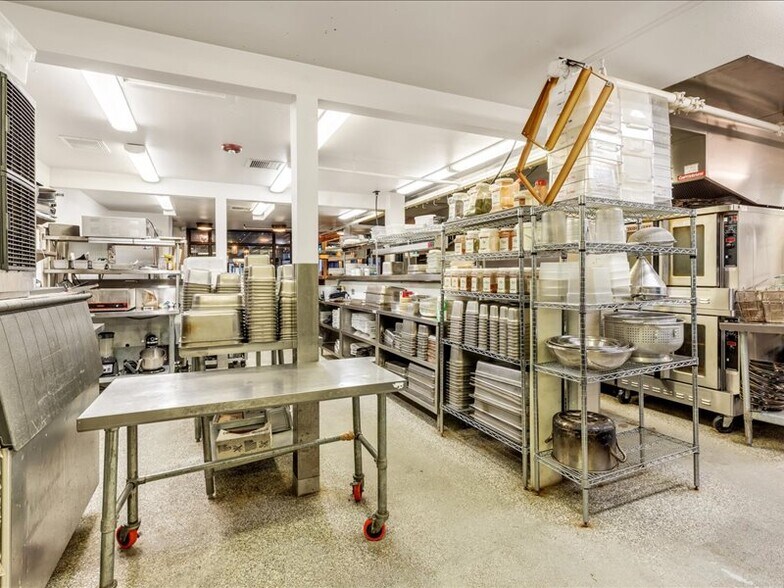 More Photos Of 121 E 2nd Ave, Niwot Restaurant For Sale