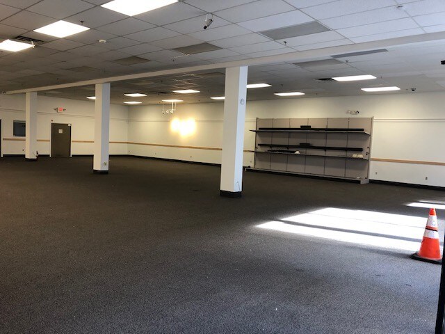 More Photos Of 218-220 Brownsville Rd, Mount Oliver Storefront For Lease