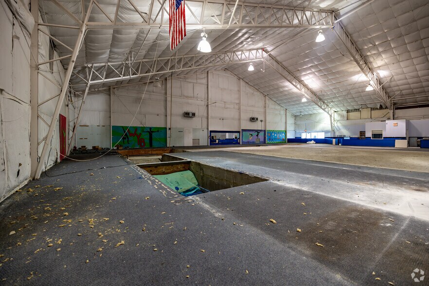 More Photos Of 6230-6360 Busch Blvd, Columbus Unknown For Lease