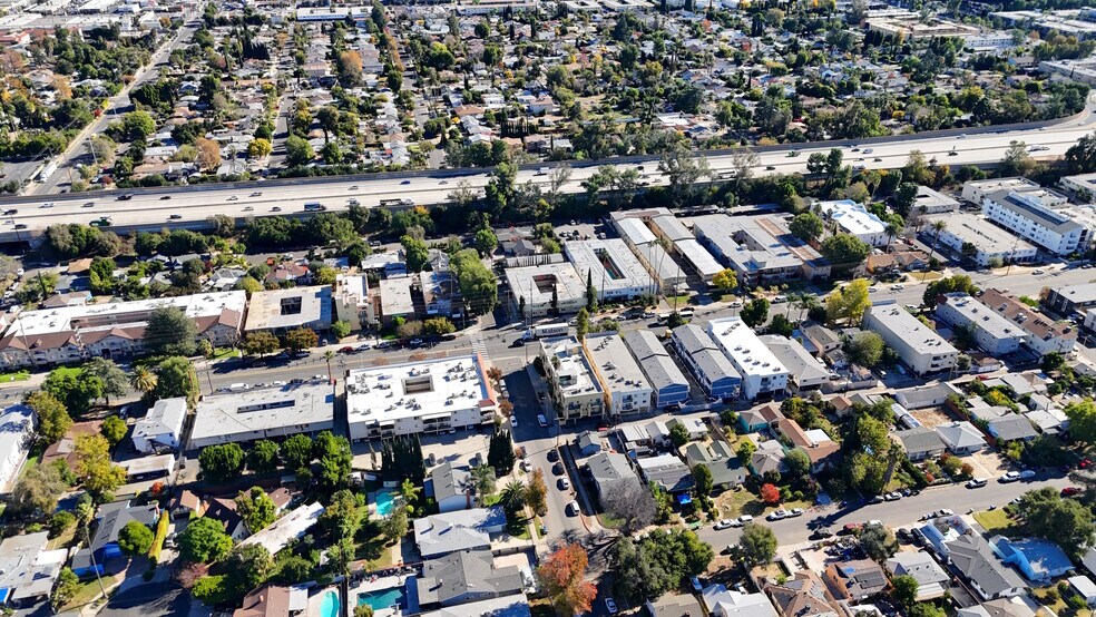 More Photos Of 7454 Haskell Ave, Van Nuys Apartments For Sale