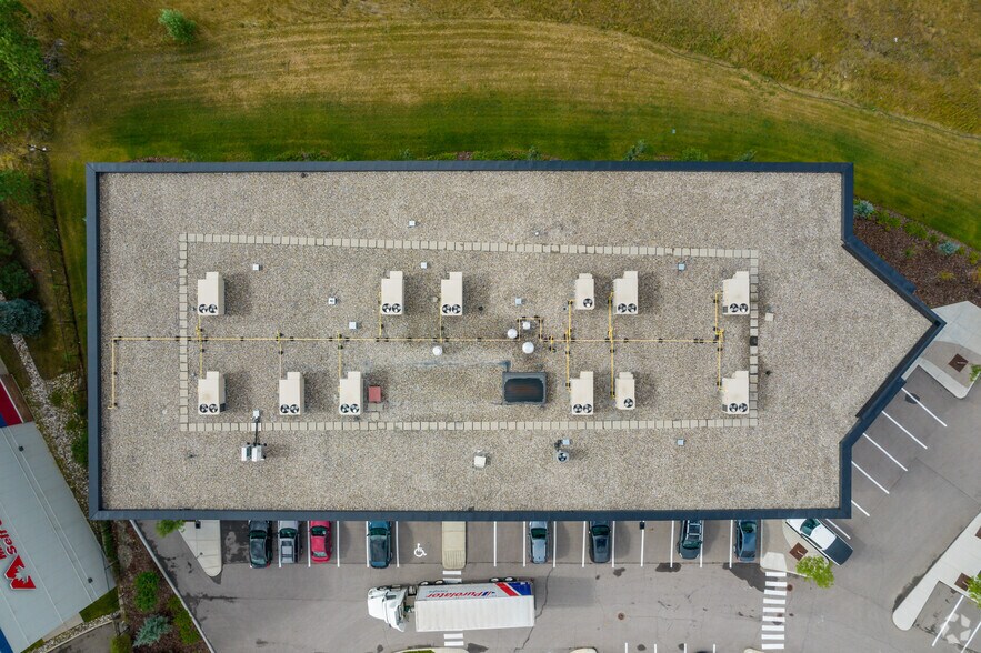 More Photos Of 709 64 Av SE, Calgary Office For Lease