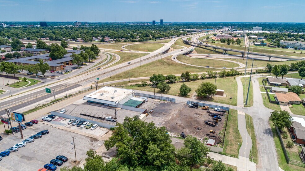 More Photos Of 3500 NW 39th St, Oklahoma City Office For Sale