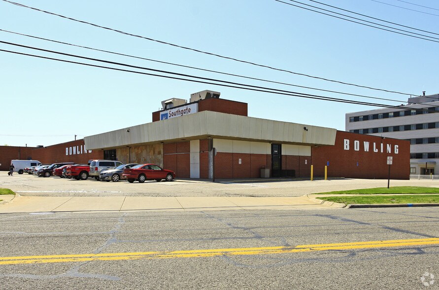 More Photos Of 20950 Libby Rd, Maple Heights Unknown For Lease