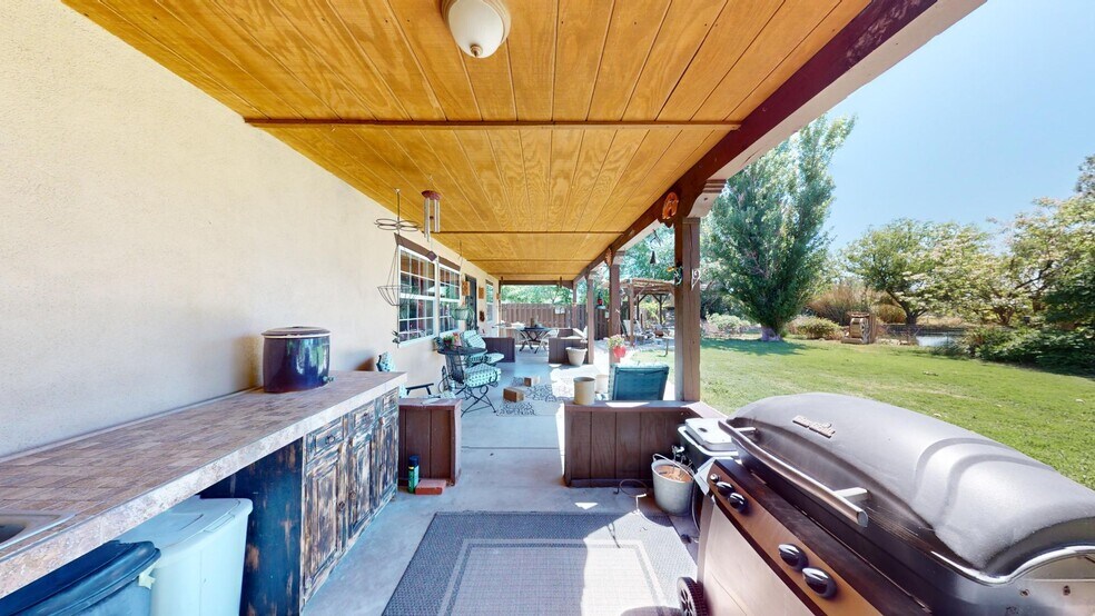 More Photos Of 1804 E College Blvd, Roswell General Retail For Sale