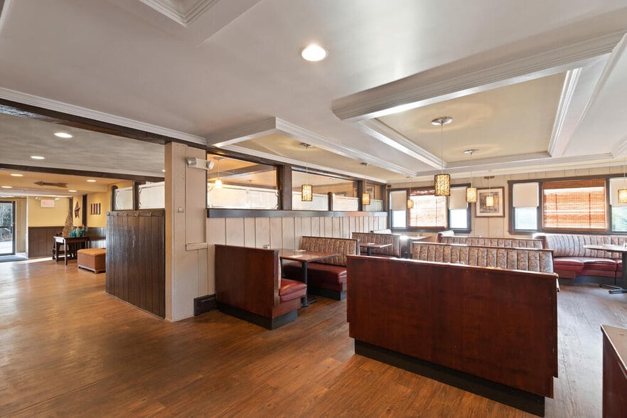 More Photos Of 251 Hampstead St, Methuen Flex For Sale