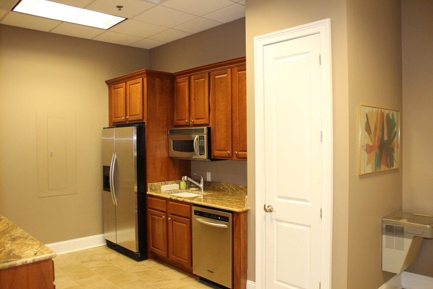 More Photos Of 101 E McBee Ave, Greenville General Retail For Lease
