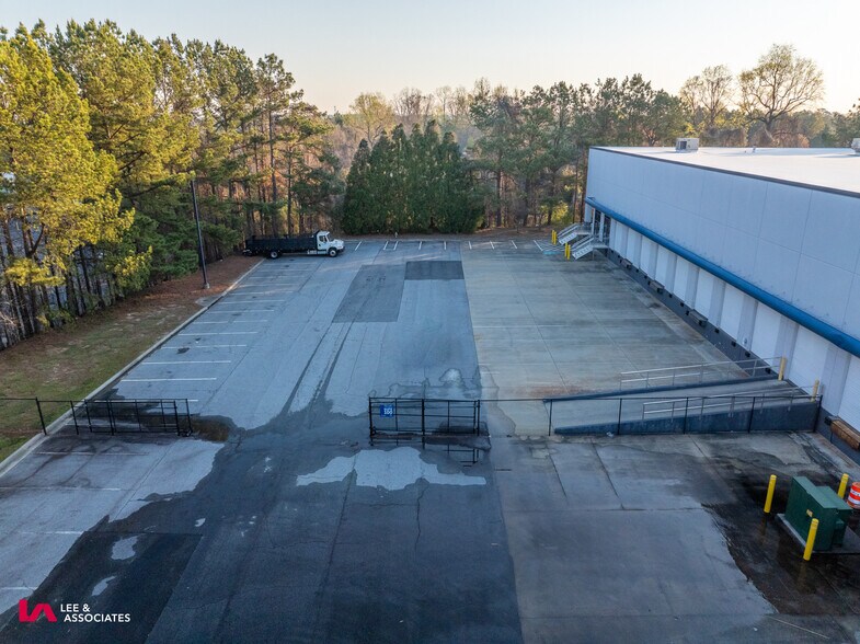 More Photos Of 1300 Northbrook Pky, Suwanee Warehouse For Lease