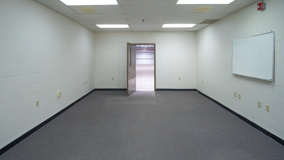 More Photos Of 901 Home St, Rushford Manufacturing For Sale