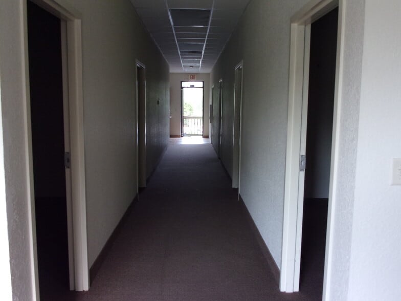 More Photos Of 301 Skyline Dr, Lady Lake Unknown For Lease